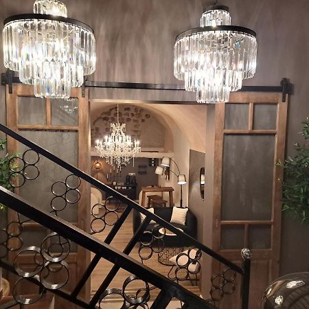 Hotel Le Patio De Sophie Сістерон Екстер'єр фото