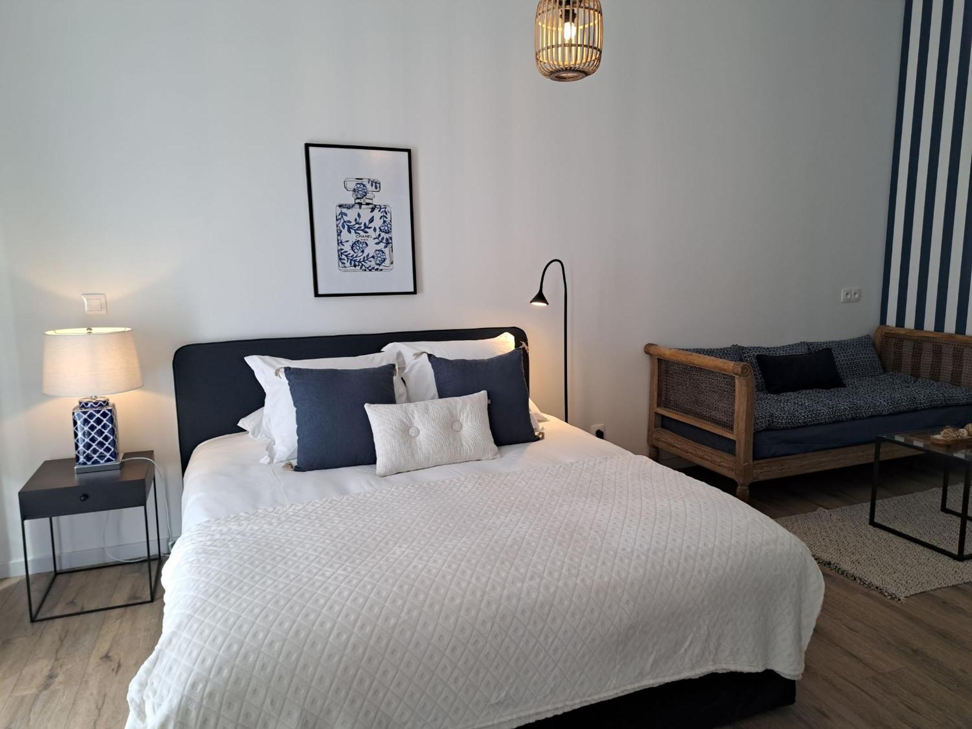 Hotel Le Patio De Sophie Сістерон Номер фото