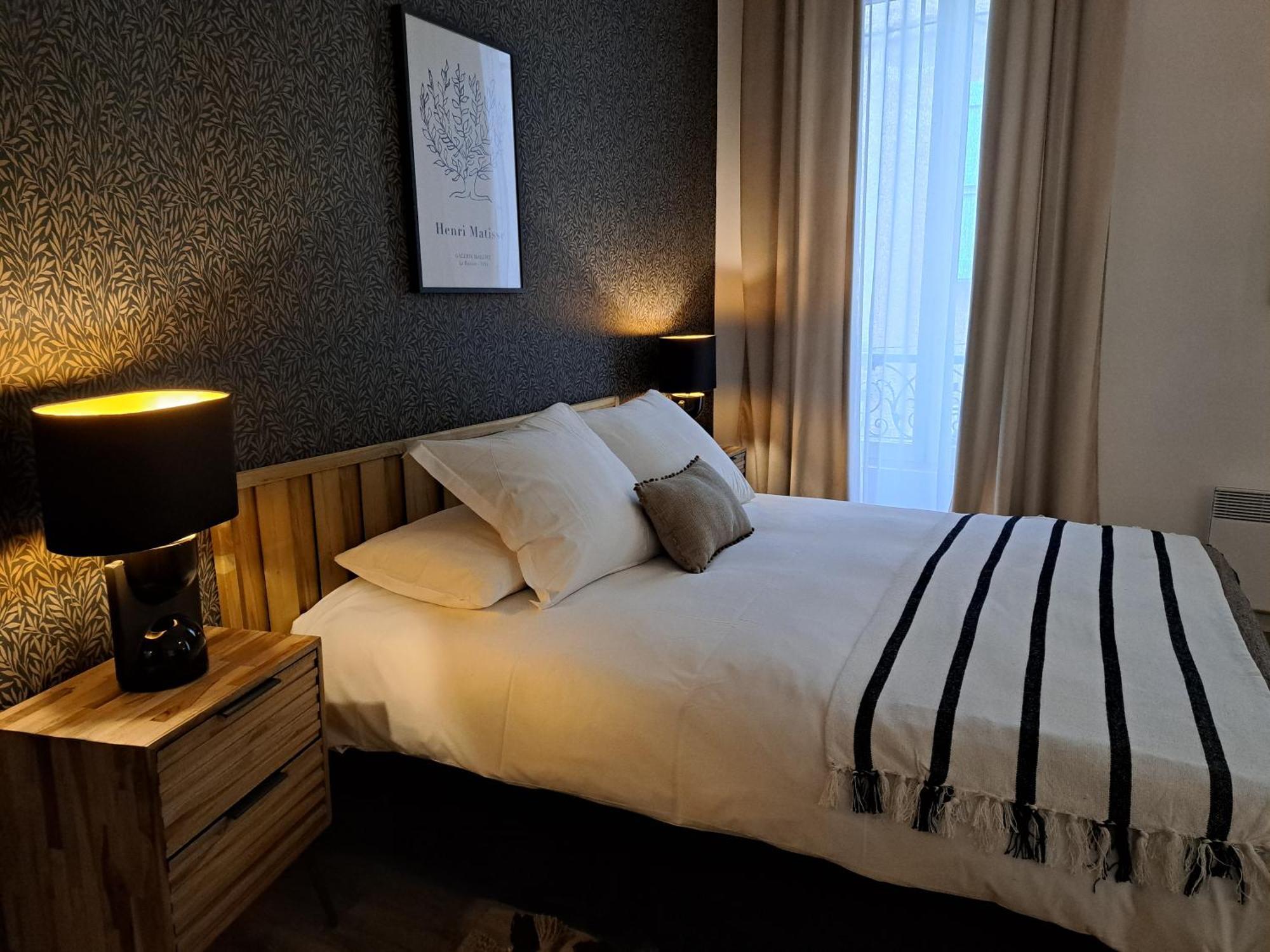 Hotel Le Patio De Sophie Сістерон Номер фото